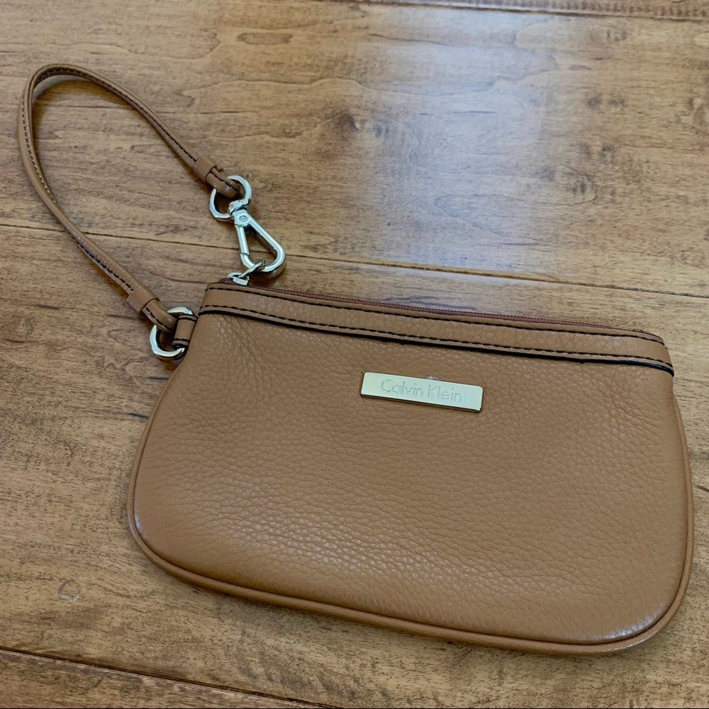 Calvin Klein Tan Pebbled Wristlet (EUC)